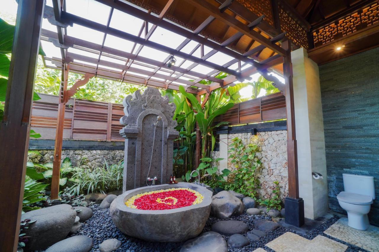Giri Bhagawan Villas & Spa Nusa Dua  Eksteriør billede